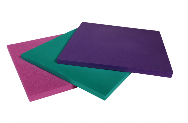 Mousse Plastazote® - 3 mousses disposés avec des colories différents violet, vert et rose
